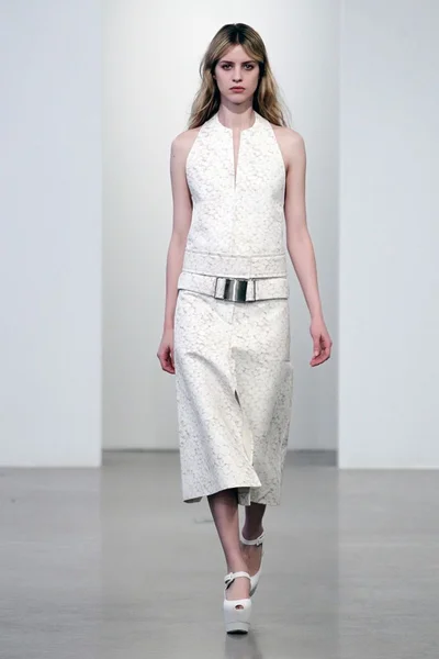 Look 3